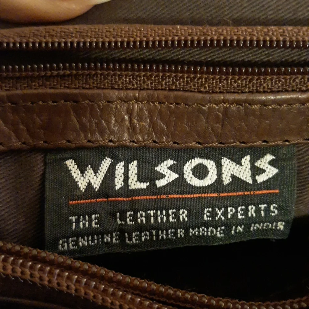Wilson's Brown Pebble Leather Purse - Picture 7 of 8